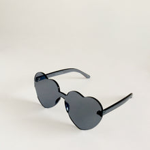 Load image into Gallery viewer, Black Heart-shaped Rimless Blocky Sunglasses